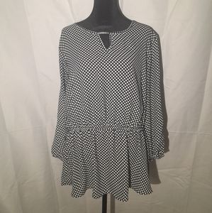 🦋Est 1946  Women's black and white top 18/20